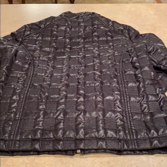 Women’s UBU coat size small - Picture 7 of 7